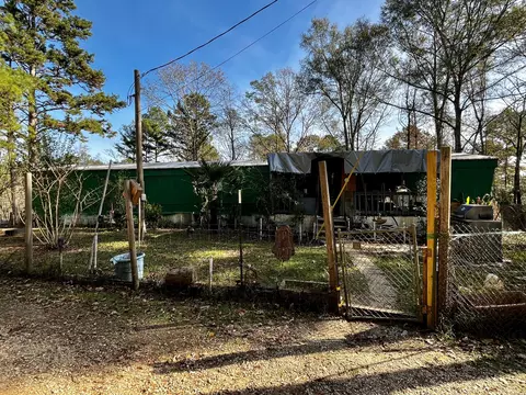 79 Pearl Hodge Rd, Laurel, MS 39443