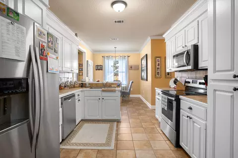 Kitchen - 9 Lake Loop, Petal, MS 39465 photo 2 of 4