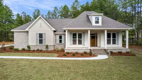 5 Butterfly Ln, Hattiesburg, MS 39402