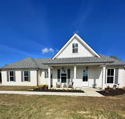 11 N Caesar, Carriere, MS 39426