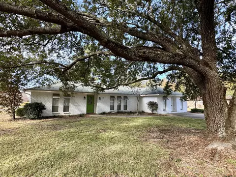 809 Hillendale Dr, Hattiesburg, MS 39402