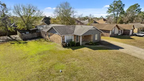 12501 Ponce De Leon Dr, Ocean Springs, MS 39564