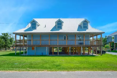 4104 Cardinal St, Bay St. Louis, MS 39520