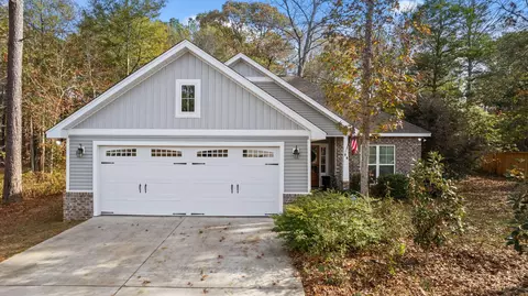 44 Westhaven Dr, Hattiesburg, MS 39402
