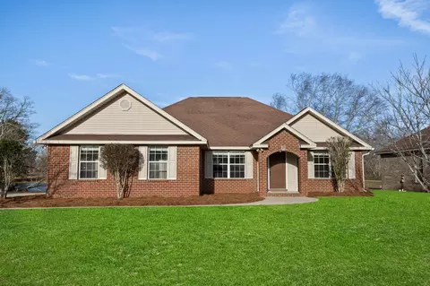 77 Lakeland Cir, Petal, MS 39465