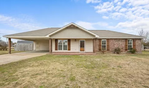 300 Margaret Ave, Petal, MS 39465