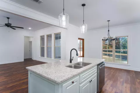 Kitchen - 1100 Oloh Rd, Sumrall, MS 39482 photo 3 of 4