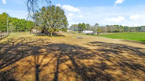 131 Circle Dr, Sumrall, MS 39482