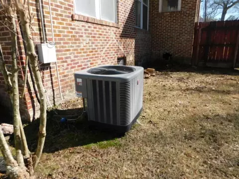 401 S 2nd St, Collins, MS 39428 photo 3
