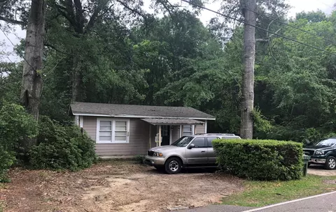 111 Pinehills Dr, Hattiesburg, MS 39402