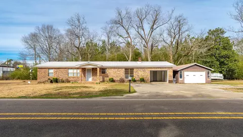 202 Redbud Ave, Richton, MS 39476