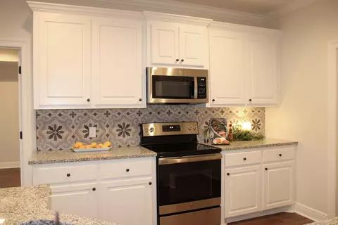 Kitchen - 14 N Slade Rd, Sumrall, MS 39482 photo 3 of 3