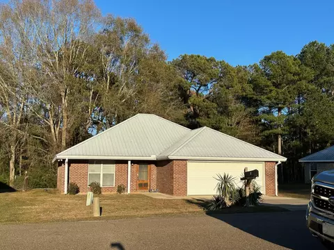 9 Longwood Pl Dr, Hattiesburg, MS 39402