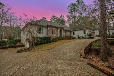 22 Montclaire, Hattiesburg, MS 39402