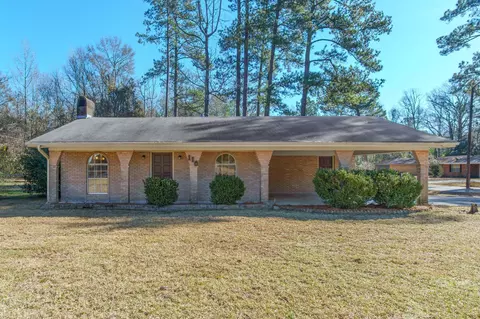110 River Oaks Dr, Hattiesburg, MS 39402