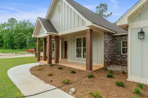Exterior - 41 Stuart Rd, Sumrall, MS 39482 photo 6 of 12