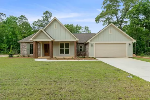 41 Stuart Rd, Sumrall, MS 39482