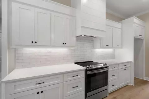 Kitchen - 41 Stuart Rd, Sumrall, MS 39482 photo 4 of 5