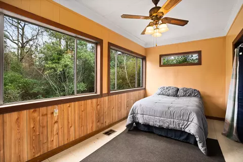 Bedroom - 39 Stone Cut Off Rd, Laurel, MS 39443 photo 3 of 3