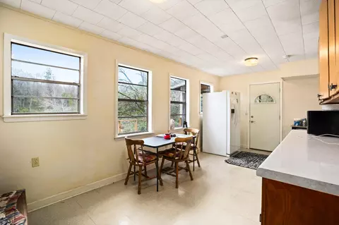 Dining - 39 Stone Cut Off Rd, Laurel, MS 39443 photo 3 of 4