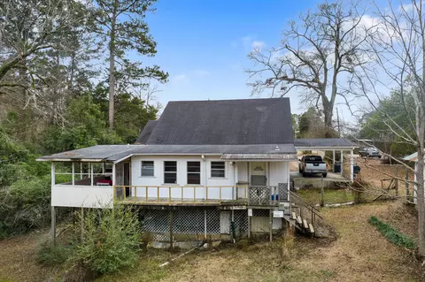 Exterior - 39 Stone Cut Off Rd, Laurel, MS 39443 photo 3 of 6