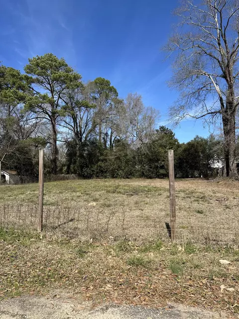 111 Dearborne St, Hattiesburg, MS 39401