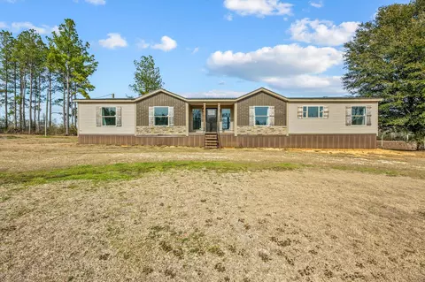 97 Old Holmesville Rd, Tylertown, MS 39667