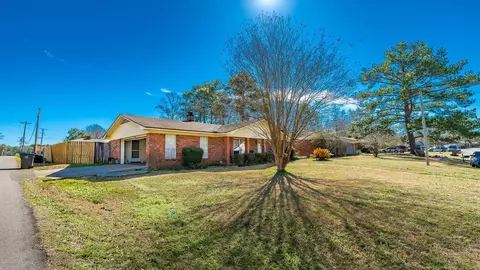 200 W Lakewood, Hattiesburg, MS 39402