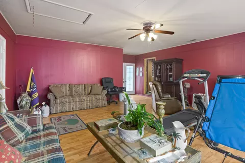 Living - 1002 S 5th St, Collins, MS 39428 photo 5 of 6