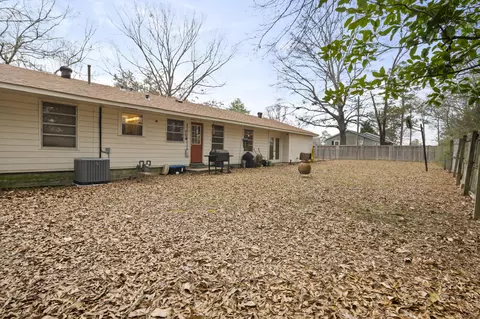 Exterior - 1002 S 5th St, Collins, MS 39428 photo 5 of 7
