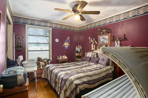 Bedroom - 1002 S 5th St, Collins, MS 39428 photo 2 of 3