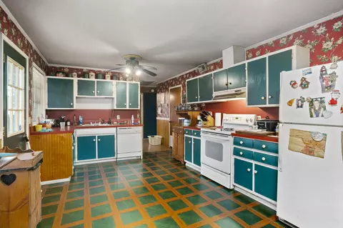 Kitchen - 1002 S 5th St, Collins, MS 39428 photo 1 of 3