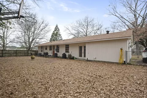 Exterior - 1002 S 5th St, Collins, MS 39428 photo 7 of 7