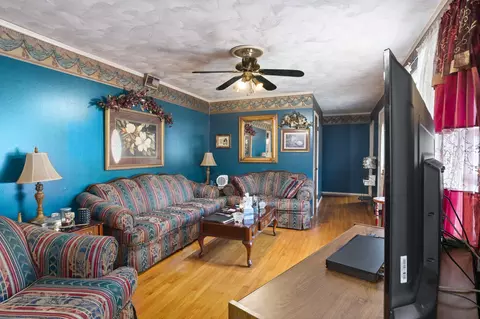 Living - 1002 S 5th St, Collins, MS 39428 photo 2 of 6