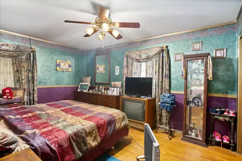 Bedroom - 1002 S 5th St, Collins, MS 39428 photo 1 of 3