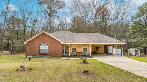 1043 Old River Rd, Petal, MS 39465