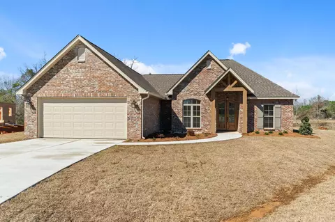 38 Dora Ln, Hattiesburg, MS 39402