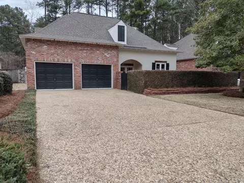 4 Moss Point Rd, Hattiesburg, MS 39402