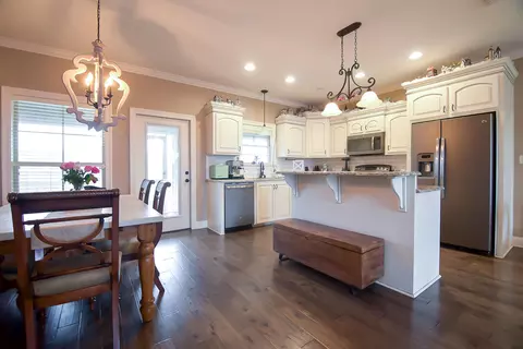 12 E Sycamore, Sumrall, MS 39482 photo 4