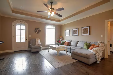 12 E Sycamore, Sumrall, MS 39482 photo 3