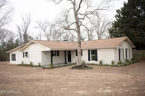 2609 Union Rd, Richton, MS 39476
