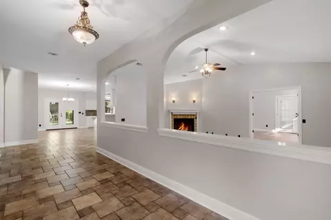 Entry Way - 23 Chestnut Ln, Sumrall, MS 39482 photo 2 of 3