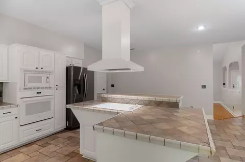 Kitchen - 23 Chestnut Ln, Sumrall, MS 39482 photo 4 of 6