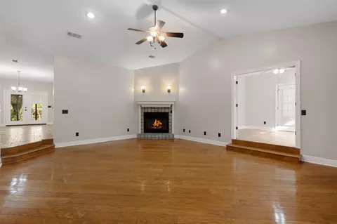 Living - 23 Chestnut Ln, Sumrall, MS 39482 photo 1 of 1