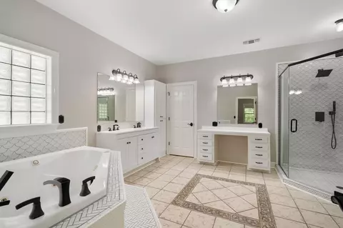 Bath - 23 Chestnut Ln, Sumrall, MS 39482 photo 2 of 8