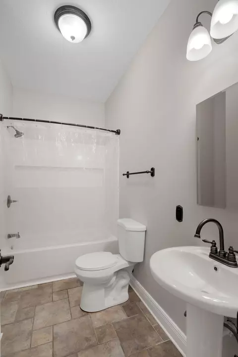 Bath - 23 Chestnut Ln, Sumrall, MS 39482 photo 6 of 8