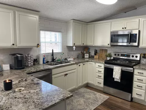 206 Stuckey, Columbia, MS 39429