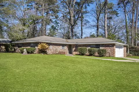 114 Rhodes Dr, Hattiesburg, MS 39402