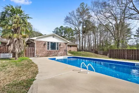 11 Giles Dr, Laurel, MS 39443 photo 3