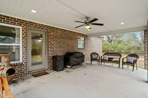 Exterior - 18 L Williamson Rd, Sumrall, MS 39482 photo 9 of 13